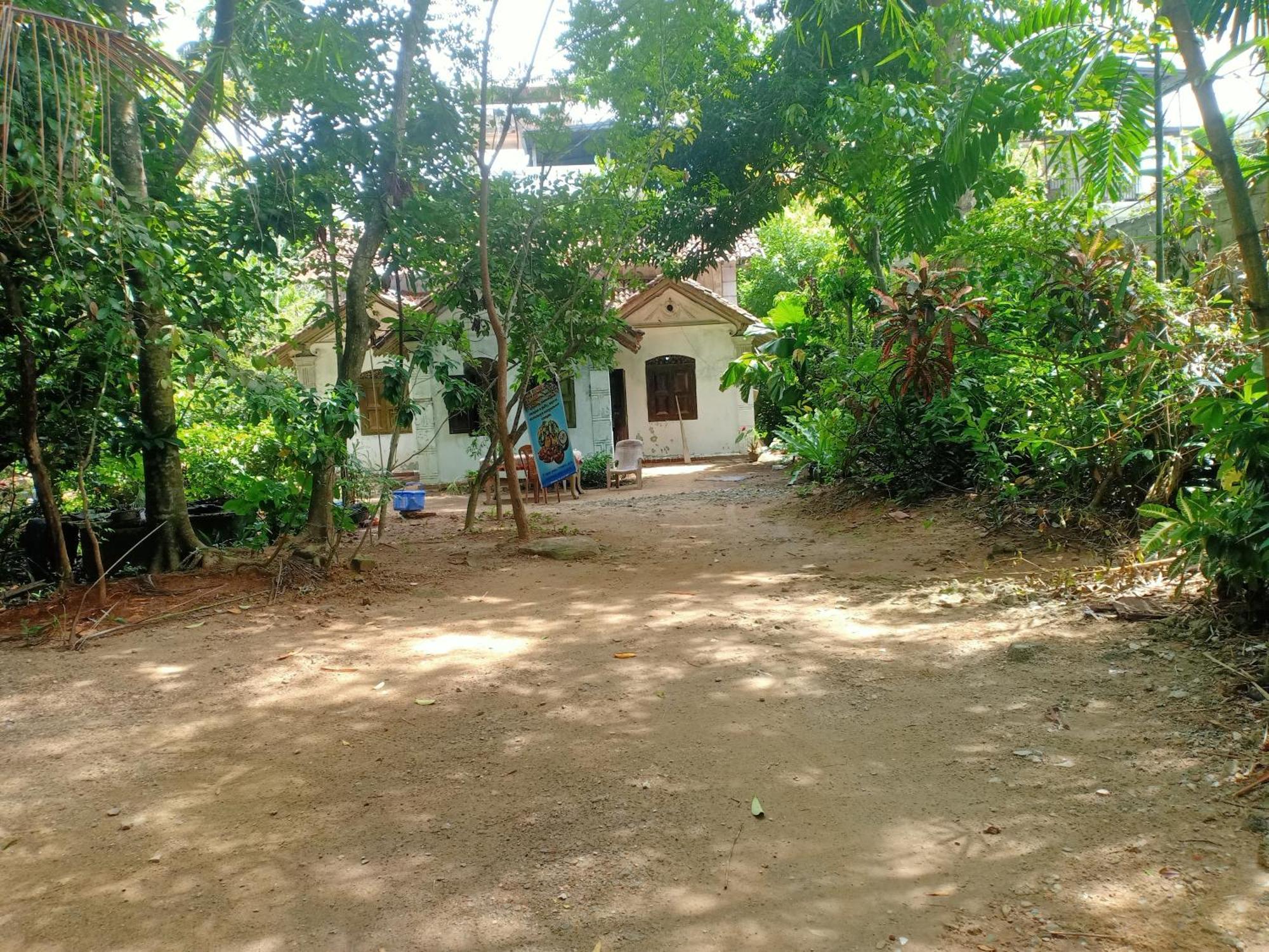 Hotel White House à Unawatuna Extérieur photo